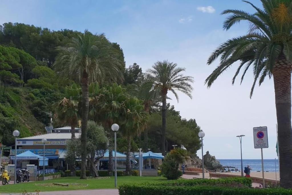 Somriu Apartament Fenals Platja Lloret de Mar Buitenkant foto